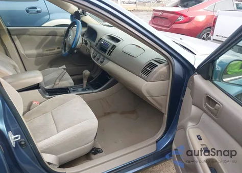 2004 Toyota Camry Le из США, поврежденный, VIN 4T1BE32K44U811188